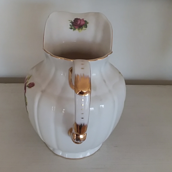 Pretty  Pitcher and  Wash Bowl. - Picture 3 of 6